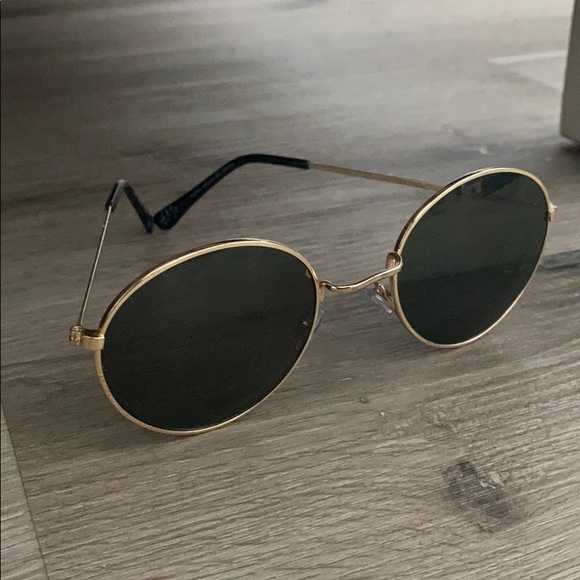 Sunglasses - Picture 1 of 3